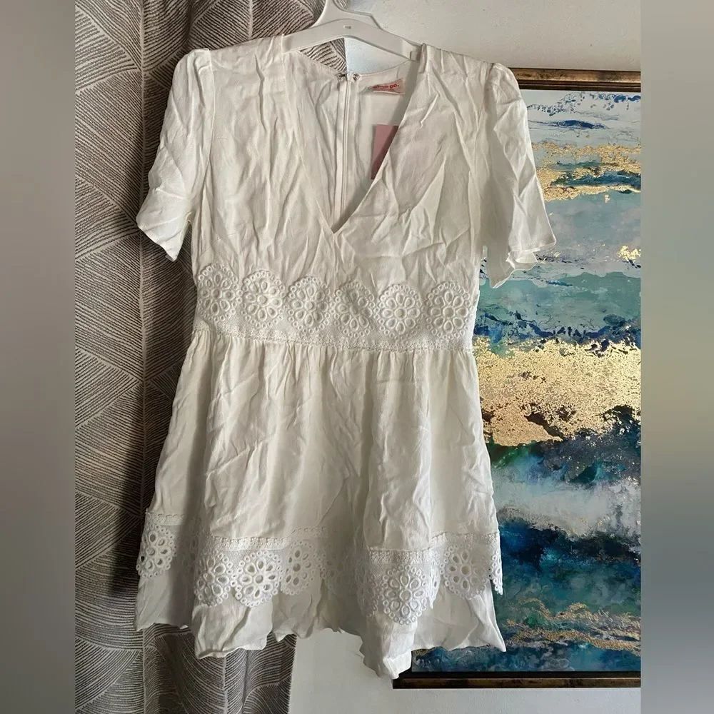 Showpo Mini Dress Womens Size 8 White  Fancy A Line  Neck V Embroidered NWT